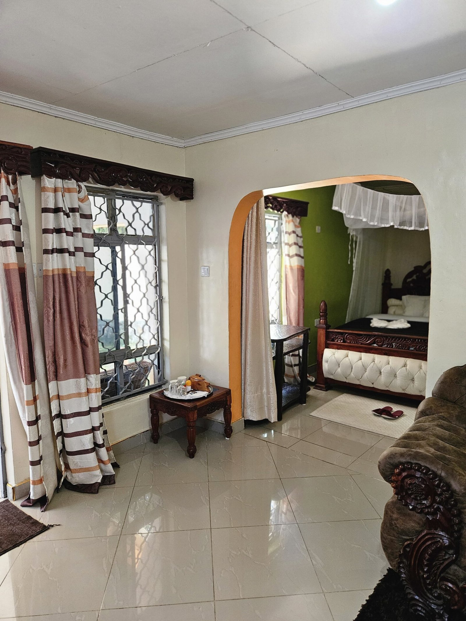 Executive Whitehouse Suite interior
